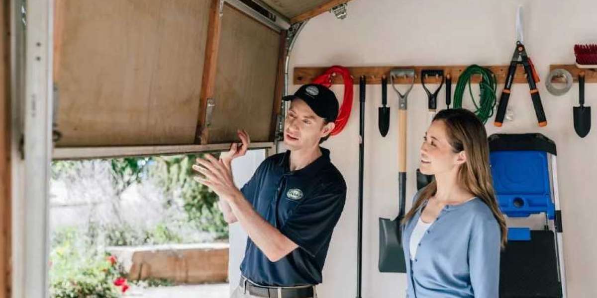 How to Choose the Best Garage Door Repair Service in Woodinville